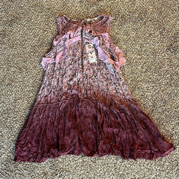 gimmicks by BKE Tops - NWT Gimmicks By BKE Women’s M Floral Ombré Dress Tank Top Flowy